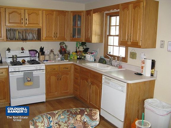 5th image of 306 Fairlane Dr
