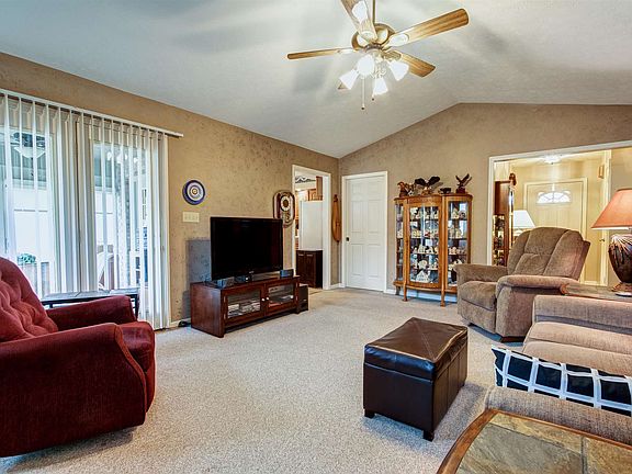 4th image of 3720 Covington Dr
