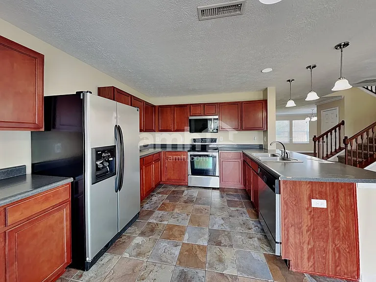 8193 Tasman Dr — Photo 3