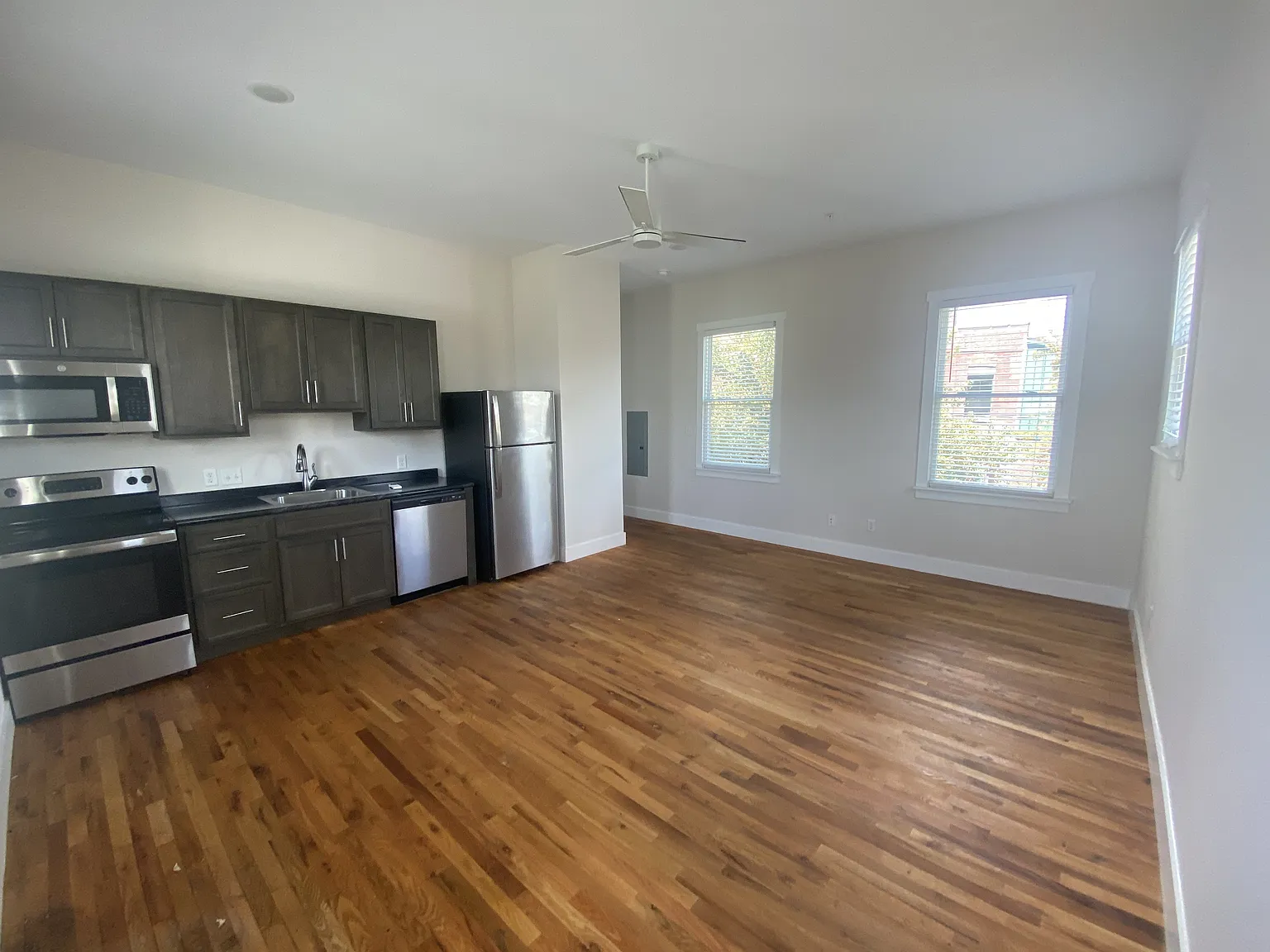 Studio, 481 sqft, $975 — Photo 4