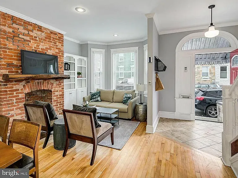 440 Lamont St NW — Photo 3
