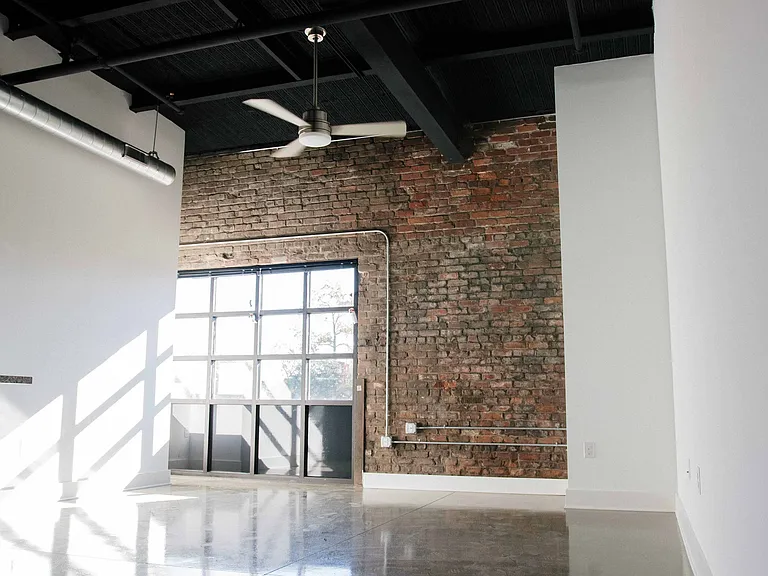 Chenman Lofts — Photo 9