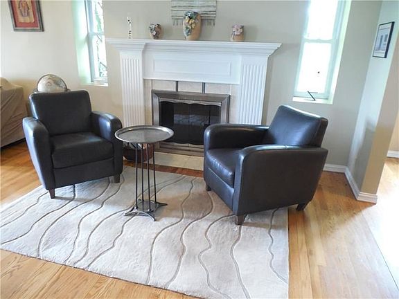 4th image of 2229 Woodbine Dr