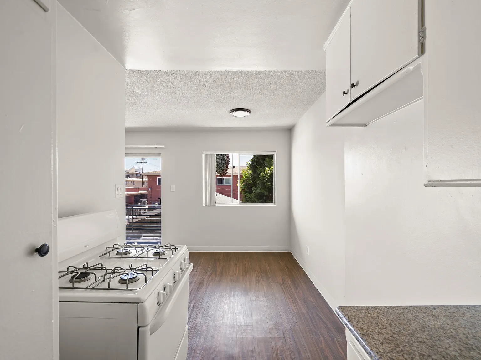 633 E. 99th St. — Photo 1