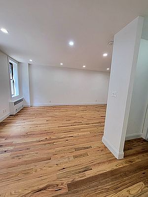 4th image of 135 E 17th St #2V