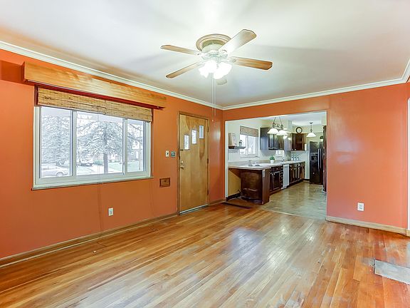 4th image of 3064 Ontario St