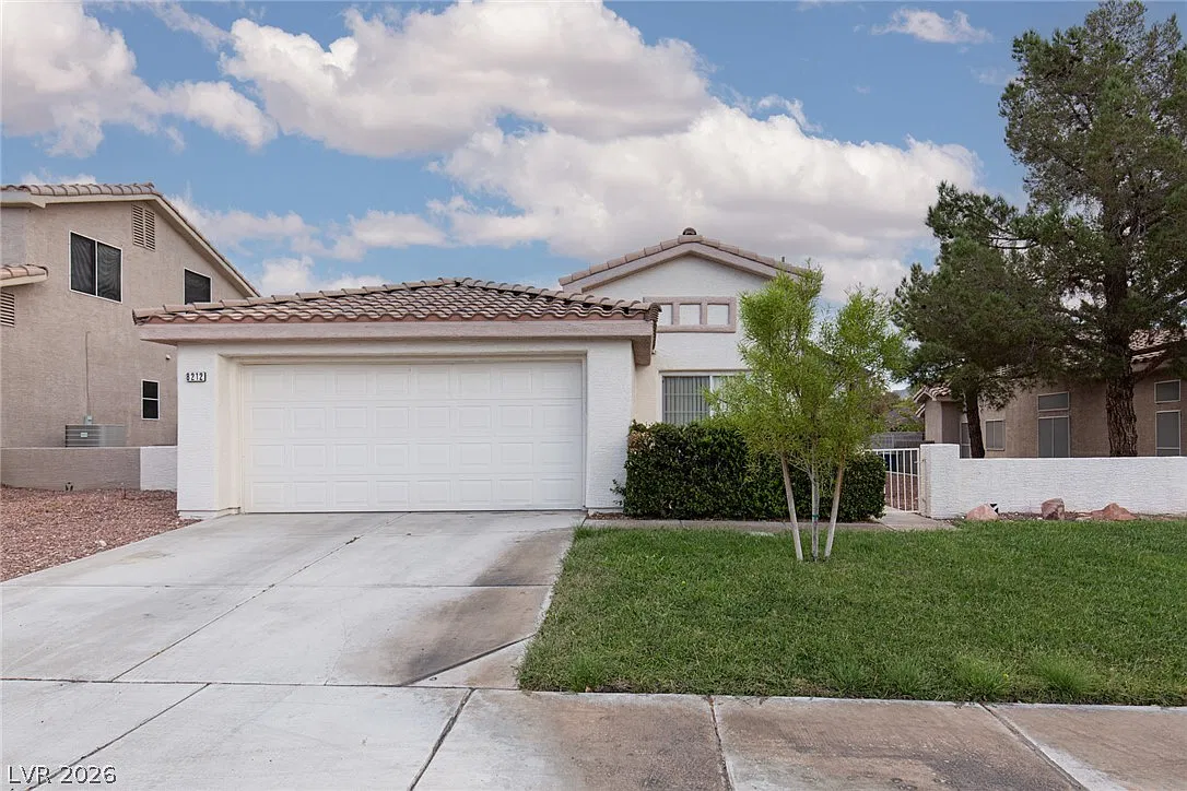 3 bed, 2.0 bath, 1252 sqft, $1,895 — Photo 2