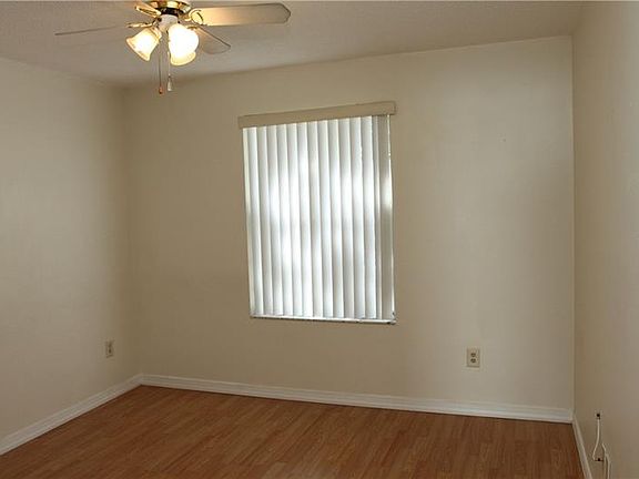 4th image of 5134 Sterling Manor Dr