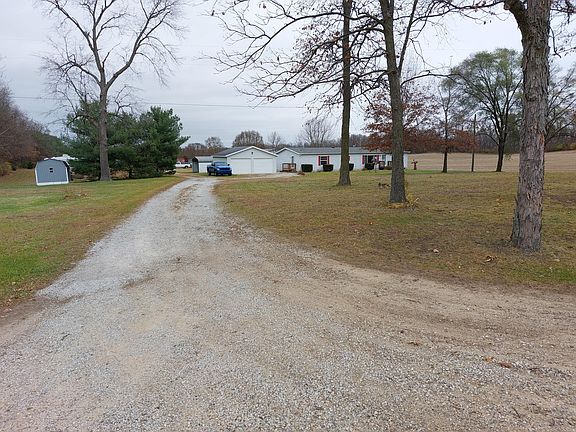 4th image of 3023 Pine Lake St