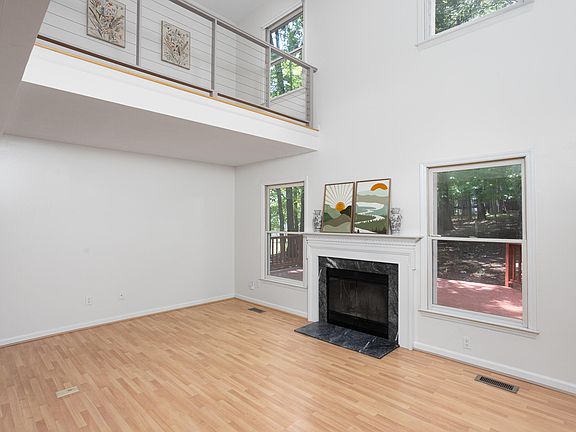 5th image of 211 Oxford Hills Dr