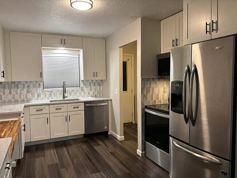 Open kitchen allows for efficient nights of cooking, entertaining, and meal prep!