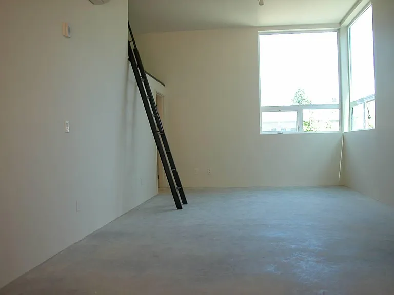 4110 SE 28th Pl #204 — Photo 4