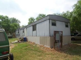 1900 Hill St, Three Rivers, TX 78071