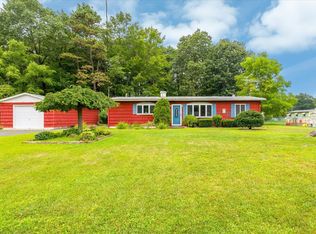 37 Sun Valley Rd, Holyoke, MA 01040