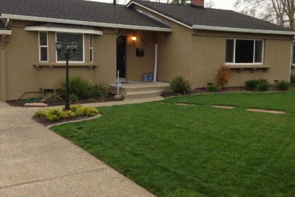 2nd image of 3411 Shady Ln