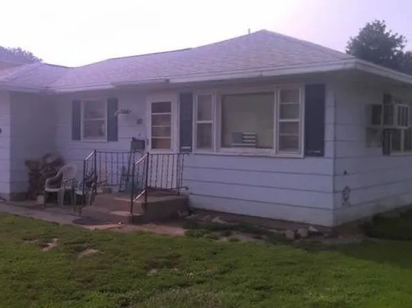 108 W Locust Ave, Plainview, NE 68769