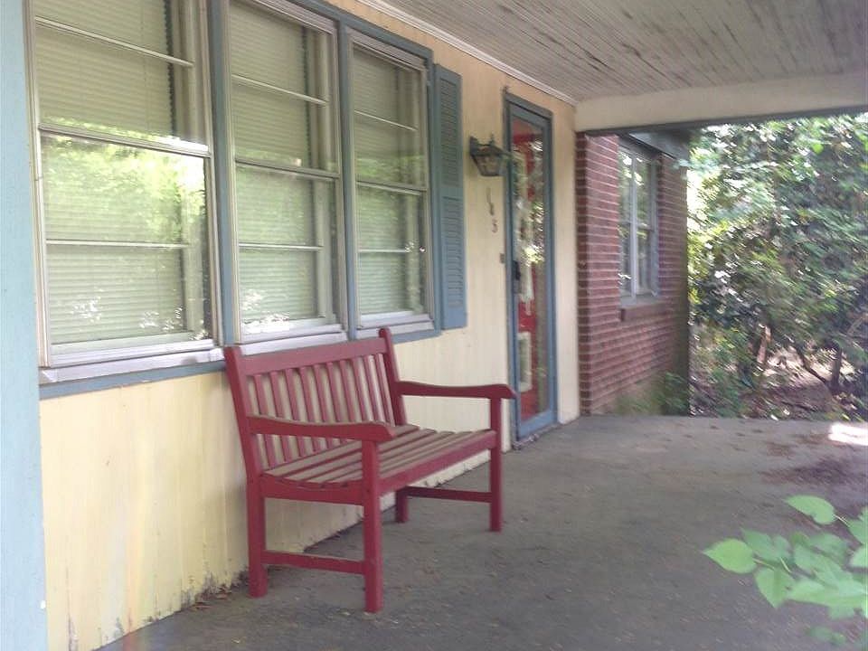 2nd image of 105 S Washington Ave