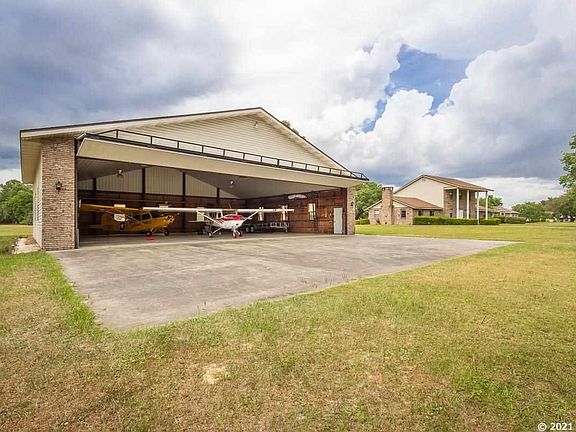 5th image of 311 SW Airpark Gln