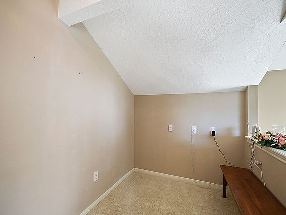 5th image of 2827 Lake Forest Dr
