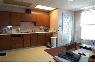 2nd image of 31 Crescent St
