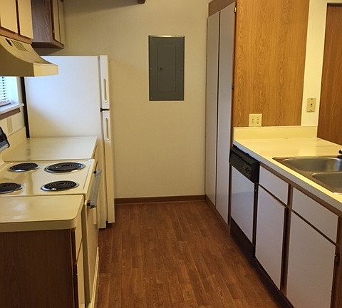 3rd image of 1624 Crystal Ct