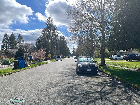 4th image of 16024 6th Ave NE