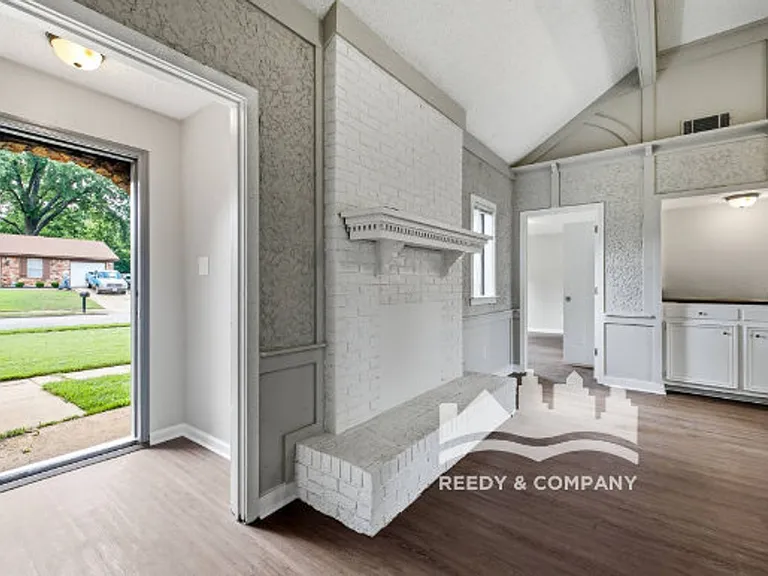 6213 Holly Park Dr — Photo 10