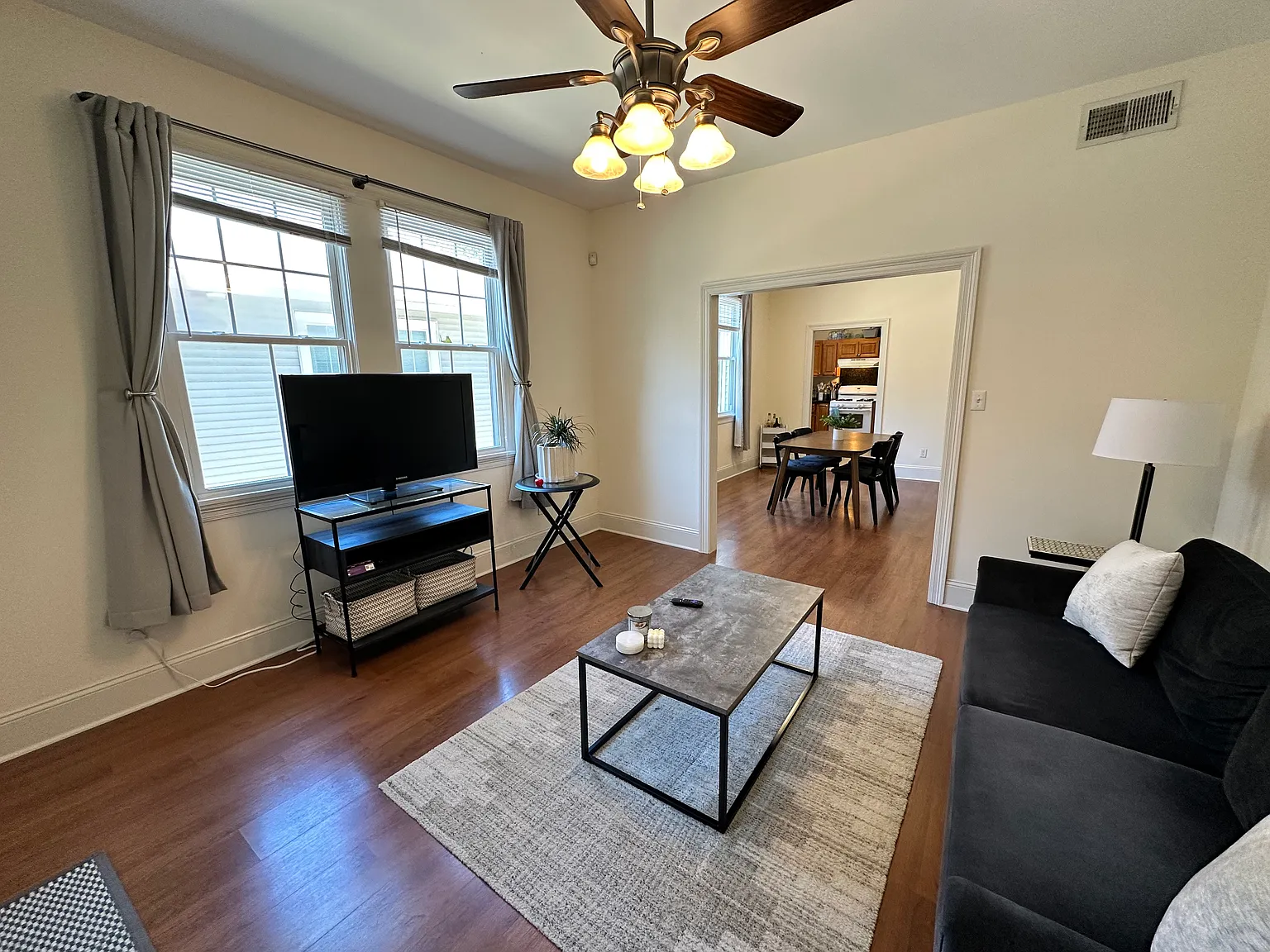 2 bed, 1200 sqft, $2,500 — Photo 2