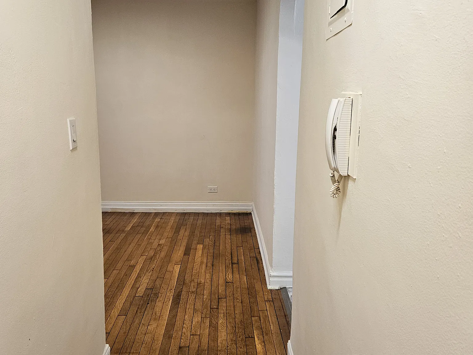 2 bed, 1050 sqft, $2,725 — Photo 2