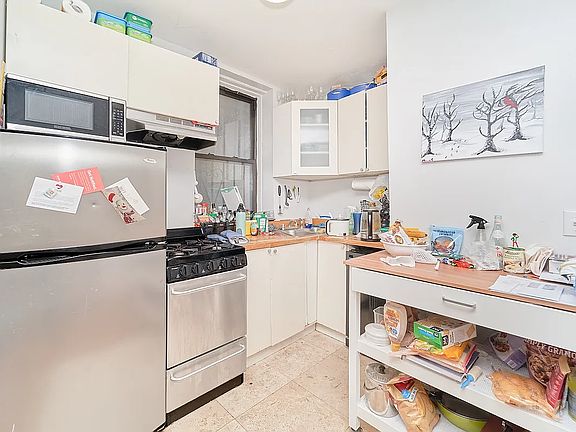 4th image of 70 W 109th St APT 2