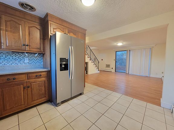 3rd image of 419 Newport Ave Unit 15