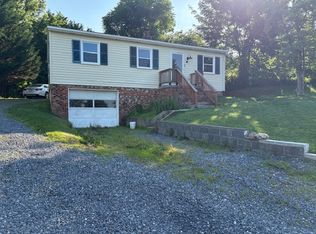 313 W North St, Woodstock, VA 22664