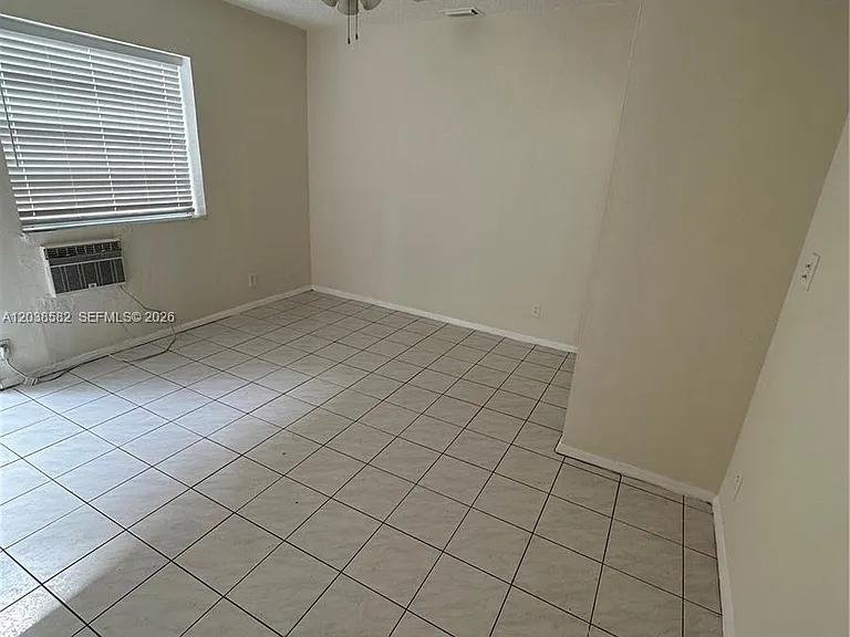 2443 Cleveland St #1 — Photo 6