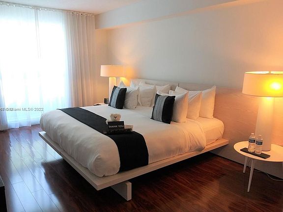 4th image of 290 Bal Bay Dr #104
