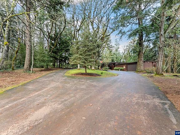 4th image of 4080 Deepwood Ln NW