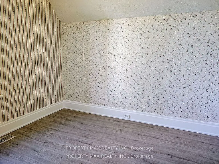 5363 Davis Dr — Photo 21