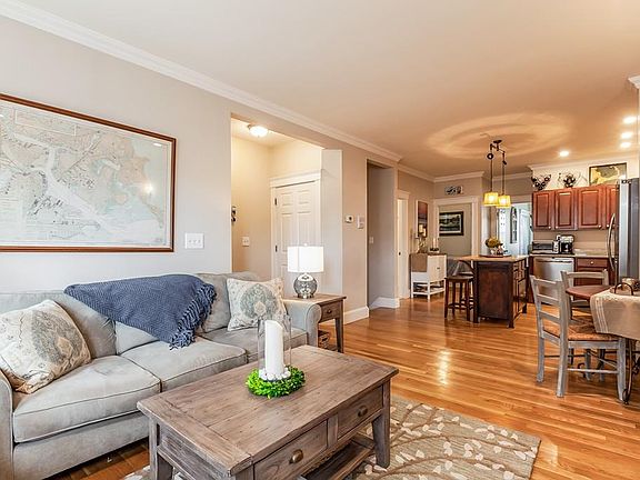 5th image of 322 W 3rd St #1