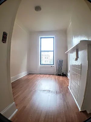 Rented by Uptown Flats LLC | media 24