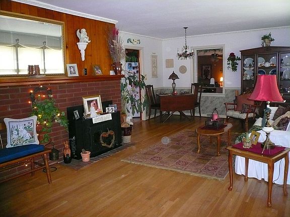 Living Rm-Wood burning insert, Hardwoods