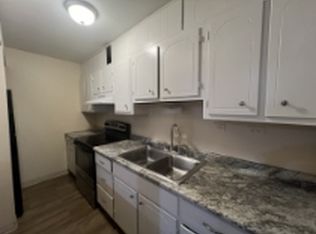 105 S Elder Ln APT 8, Decatur, IL 62522