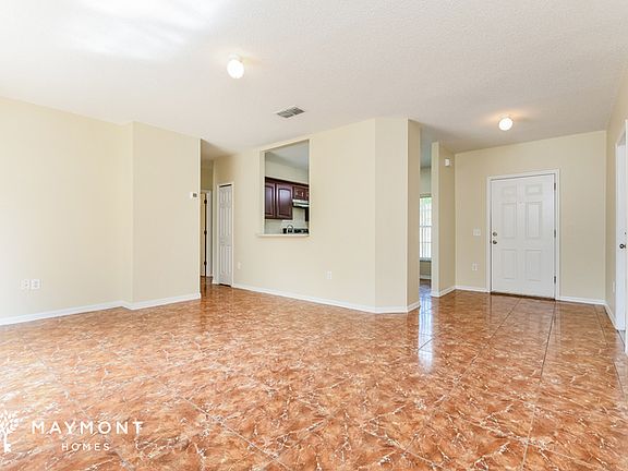 4th image of 978 Derbyshire Dr