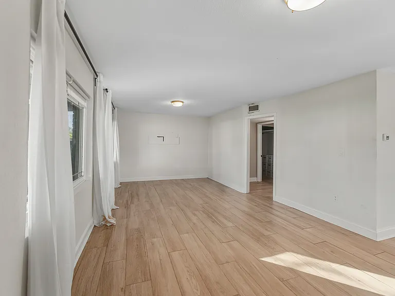 4016 W Nassau St — Photo 3