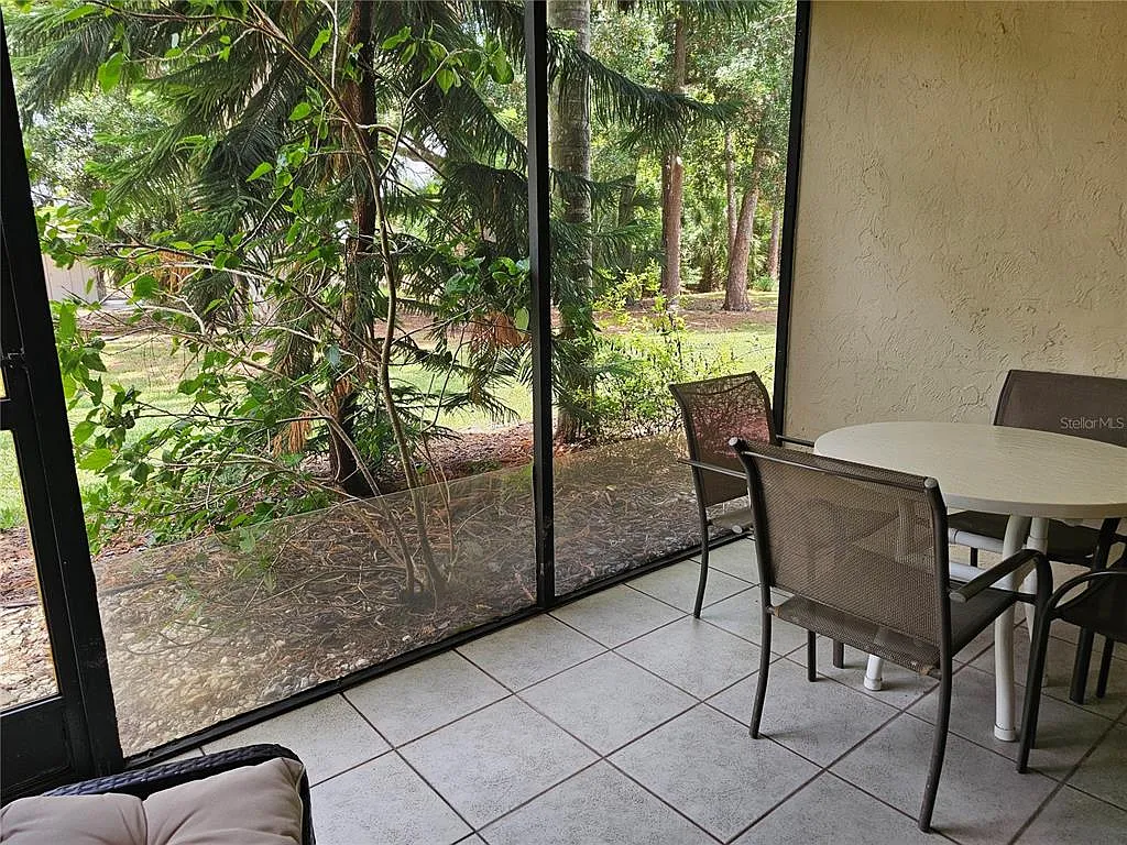 2 bed, 2.0 bath, 1145 sqft, $3,900 — Photo 4
