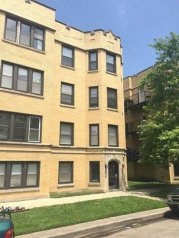 2820 W Arthur Ave #4