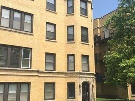 2820 W Arthur Ave, Chicago, IL