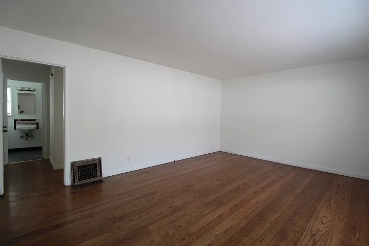 815 Central Ave #B — Photo 3