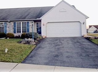 5066 Field View Dr, Mount Joy, PA 17552