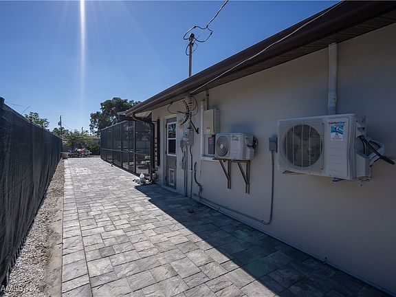 5th image of 1204 SE 14th St