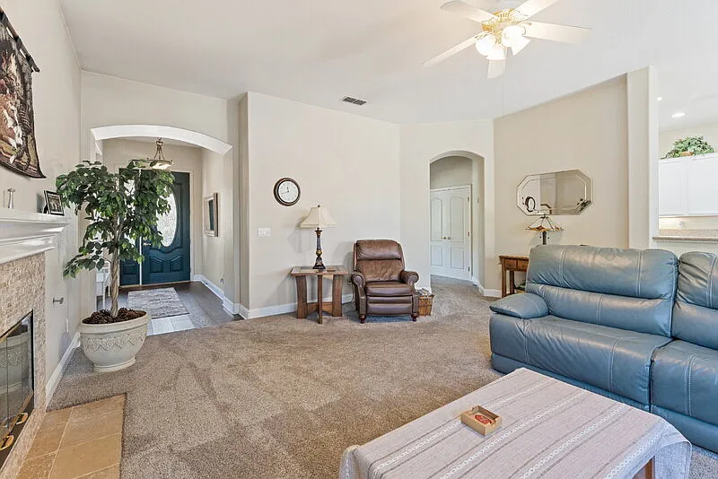 1 bed, 1.0 bath, 1500 sqft, $1,000 — Photo 3