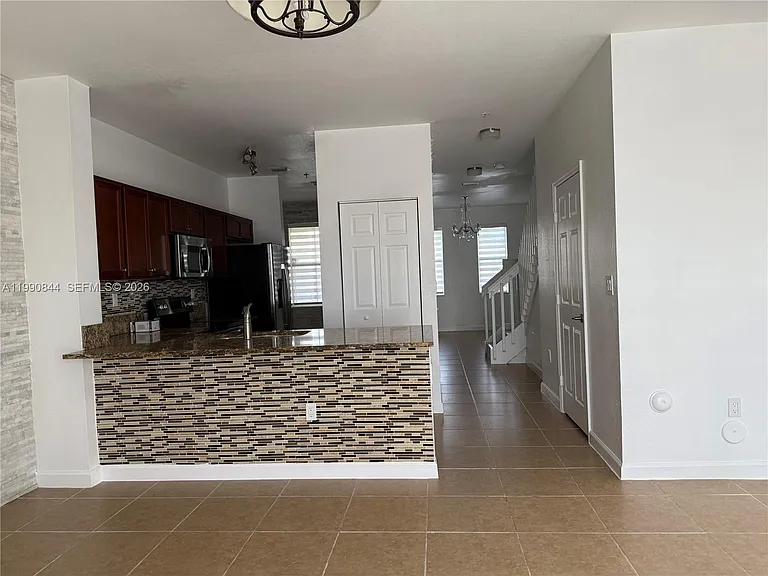 134 SE 28th Ter #6 — Photo 31